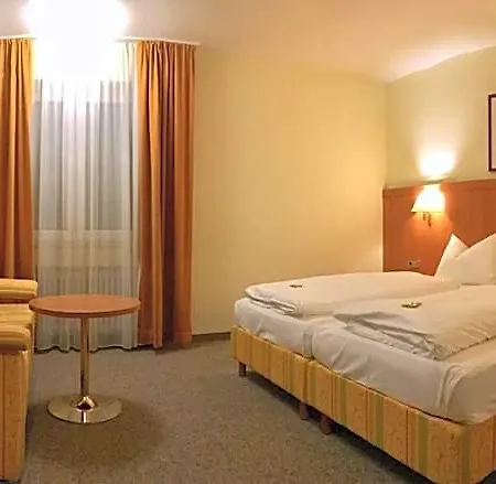 Engel Hotell 3*